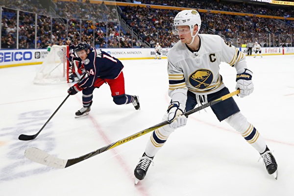 约基奇三双引领，掘金主场127-117击退残阵雄鹿